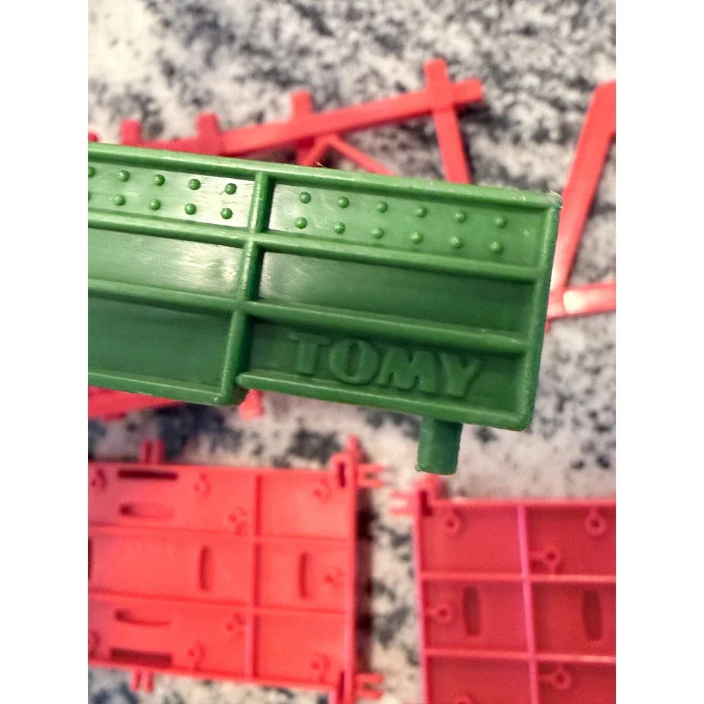 Vintage Tomy Toy Train Track Accessories Lot Bridges Tunnels Buildings